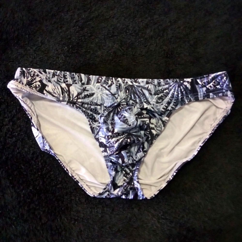 Men's bikini underwear